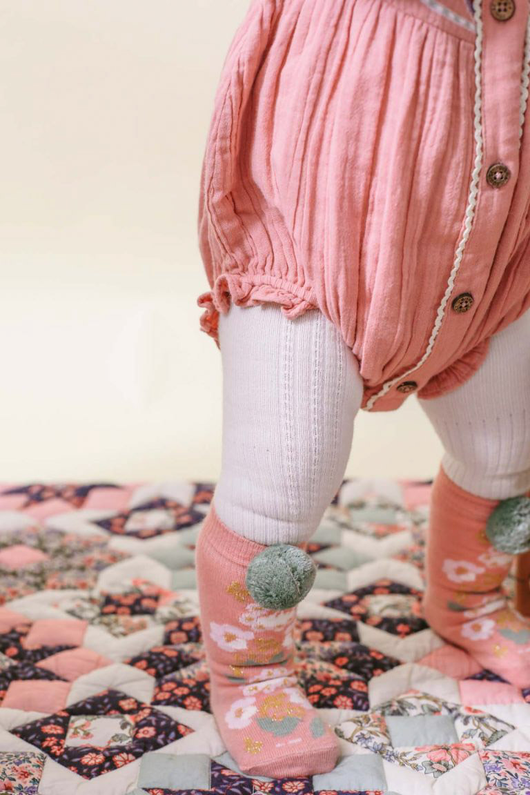 skarpetki chelie sienna z pomponami louise misha