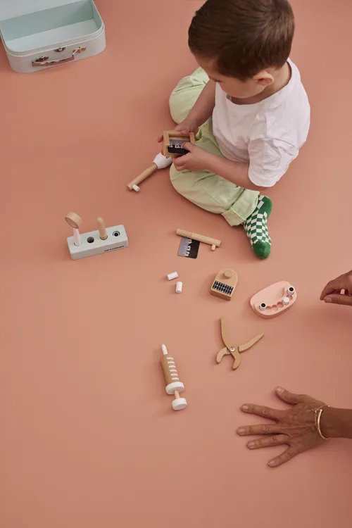 Mały dentysta z drewna Kid's Concept zabawa odgrywanie ról
