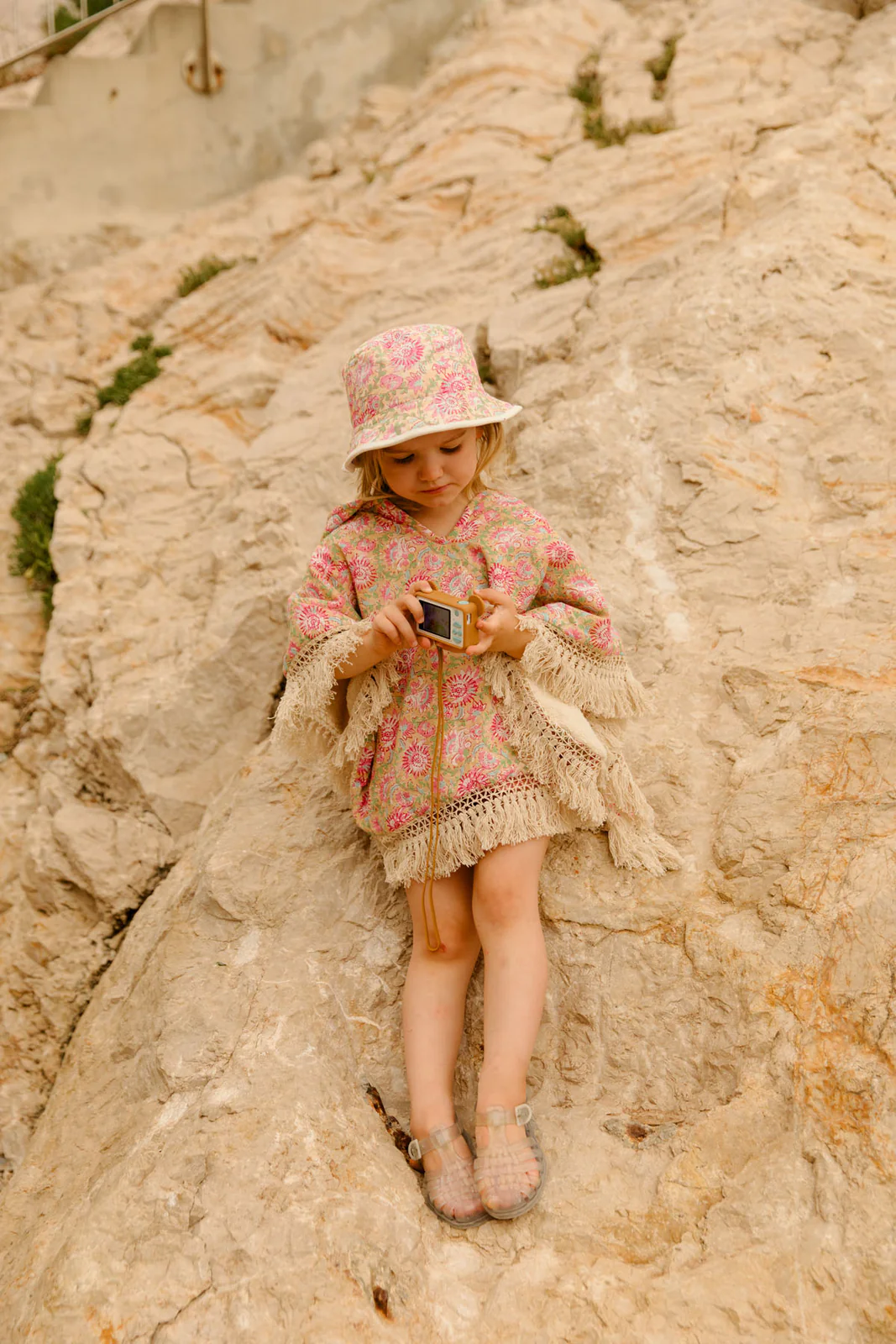 Louise Misha yellow capri cove beach cape peleryna poncho na plażę