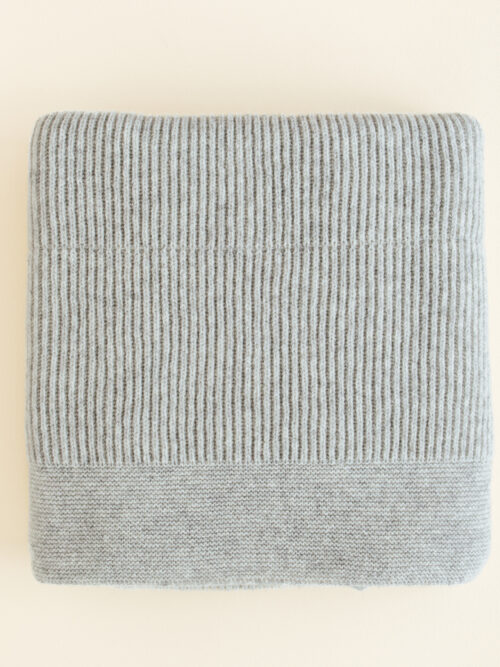 blanket gaston soft grey hvid szary duży koc rodzinny z wełny