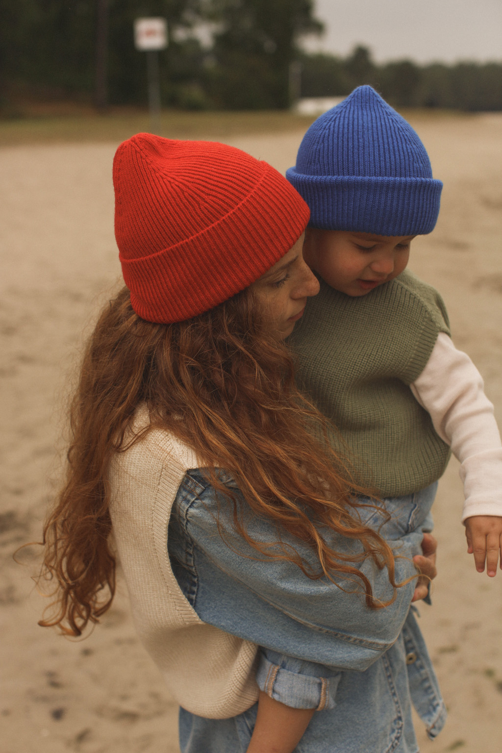 wełniana czapka typu beanie hvid cobalt blue fonzie niebieska merino wełna