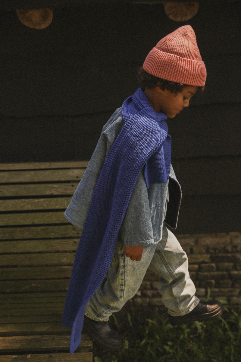 Scarf Gustave Cobalt Blue szalik dziecięcy z wełny merino hvid kobaltowy niebieski zimowy