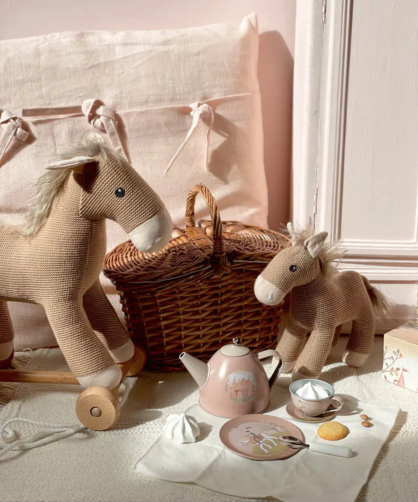 zabawa w herbatkę księżniczki różowy zestaw herbaciany metalowy