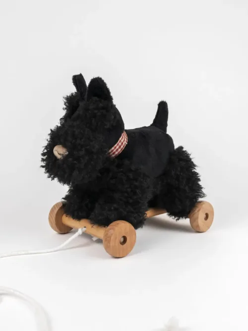 miękki piesek Walter na kółkach rozwijający motorykę Egmont Toys