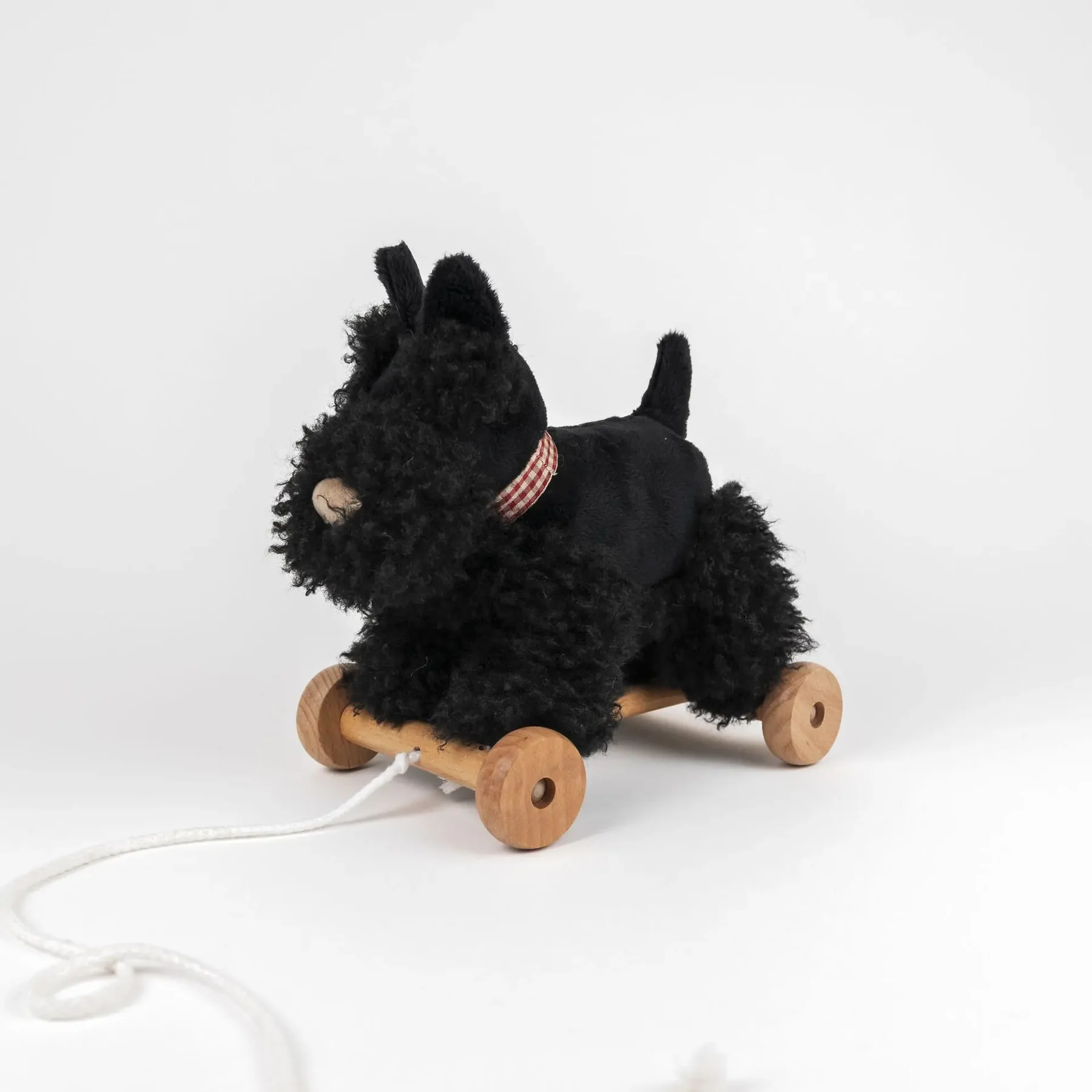 miękki piesek Walter na kółkach rozwijający motorykę Egmont Toys