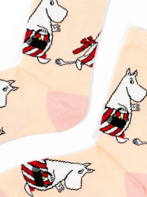 running errands załatwianie spraw muminki moomins nordicbuddies mama muminka skarpety
