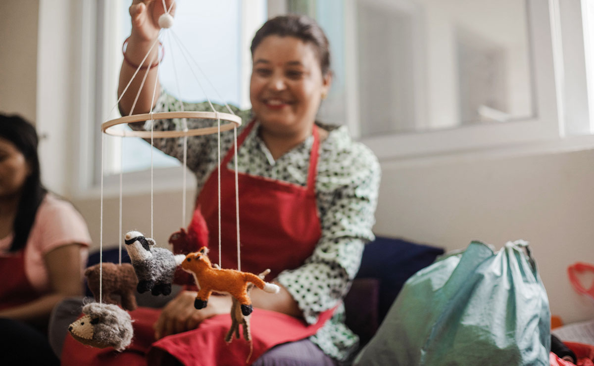 ręcznie robiona karuzela dla niemowlaka