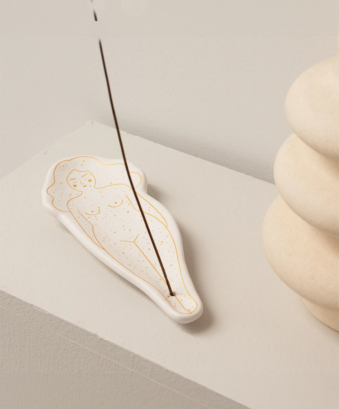 biała podstawka pod kadzidełka helio ferretti incense burner